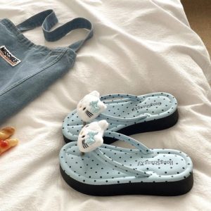 Dép xỏ ngón đế dày màu kem cho bé gái đi biển Dép xỏ ngón thoáng khí chống trượt