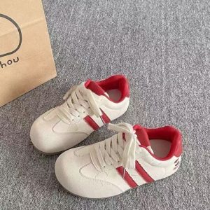 Thiết kế giày trắng rèn luyện đạo đức cho nữ sinh, giày thể thao phồng nhẹ và đa năng